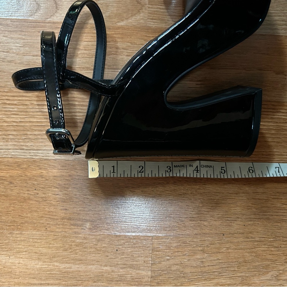 Gianni Bini Lexey Patent Ankle Strap Platform Dress Sandals - Picture 5 of 6